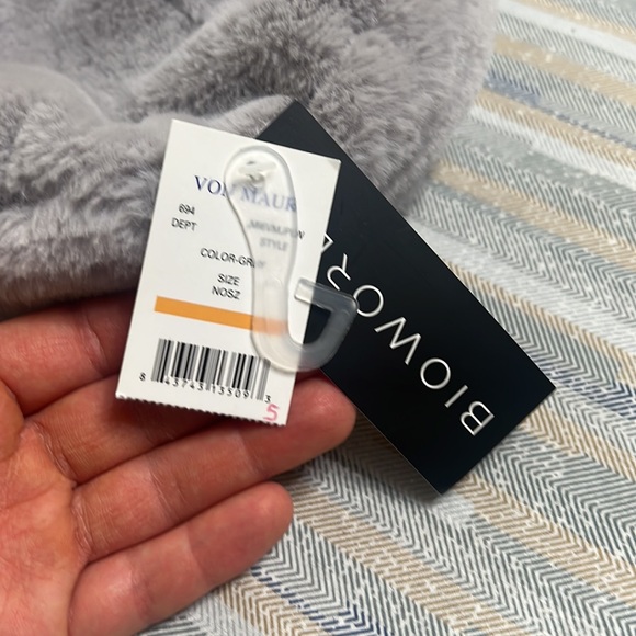 Bioworld Gray Fuzzy Captain Hat, from Von Maur, NWT - Picture 5 of 6